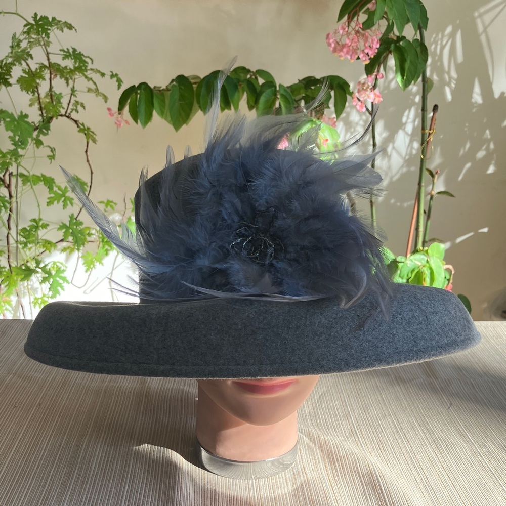 Elegant Gray Wool Beaded Feathered Women's Hat